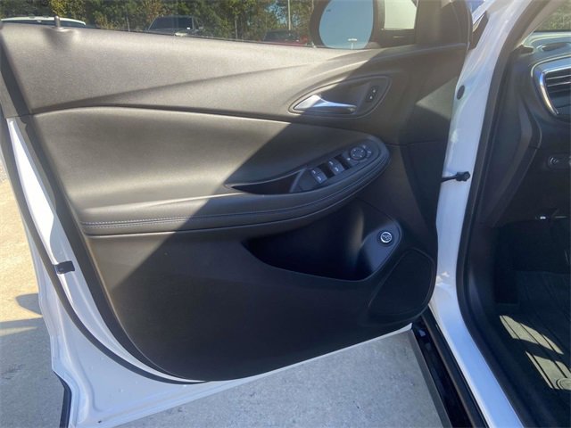 Used 2025 Buick Encore GX Sport Touring w/ Advanced Technology Package image 14