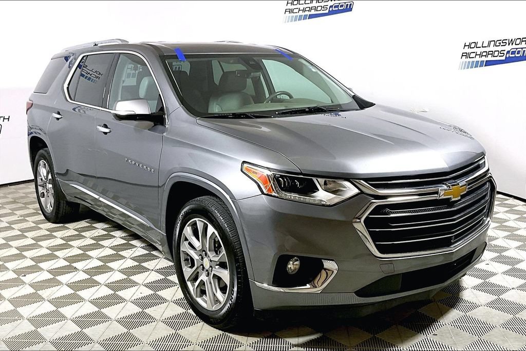 Used 2020 Chevrolet Traverse Premier FWD image 3