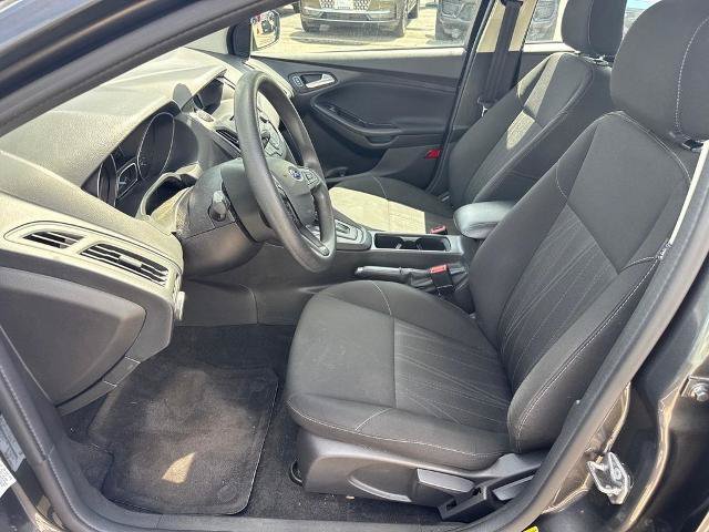 Certified 2017 Ford Focus SE FWD image 6