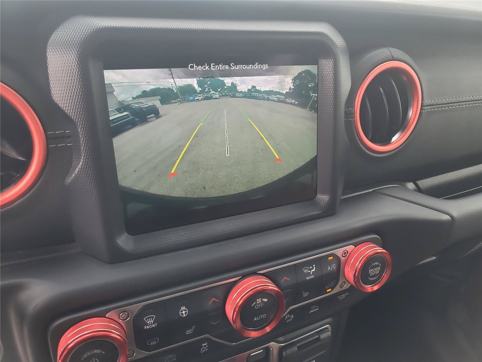 Used 2021 Jeep Wrangler Unlimited Sahara w/ Cold Weather Group AWD/4WD image 19