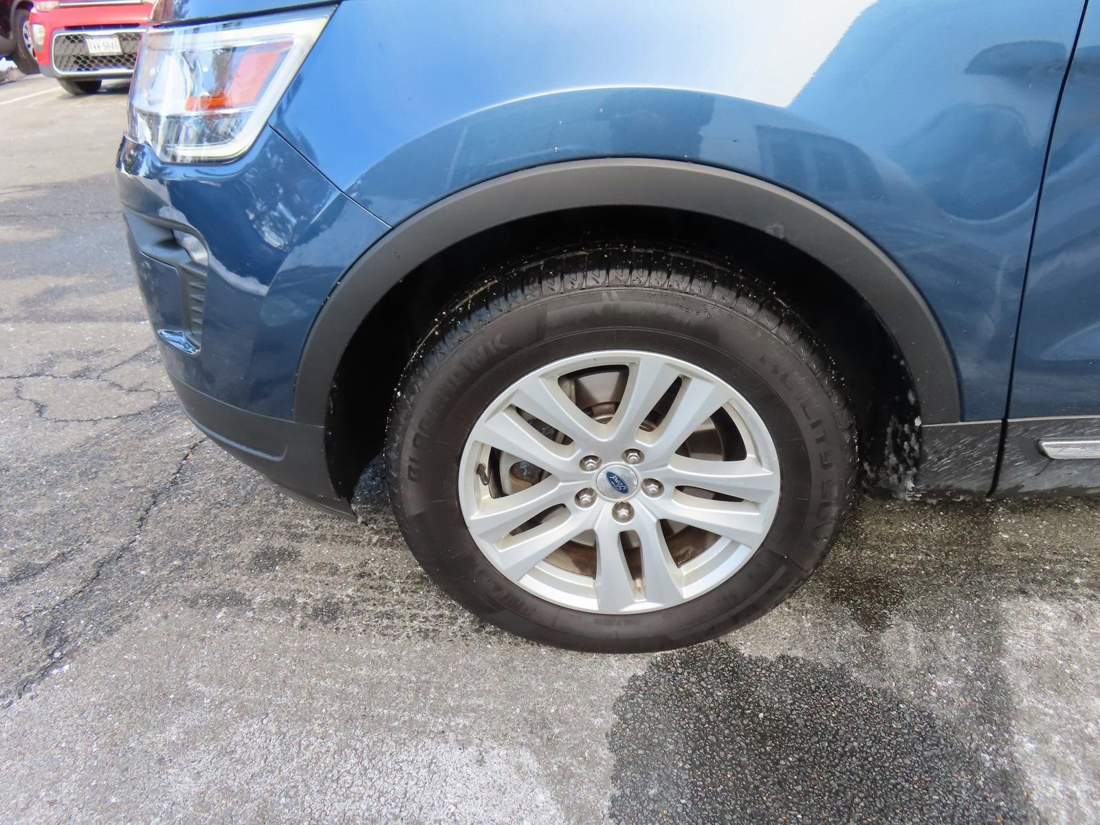 Certified 2018 Ford Explorer XLT w/ Equipment Group 201A image 10