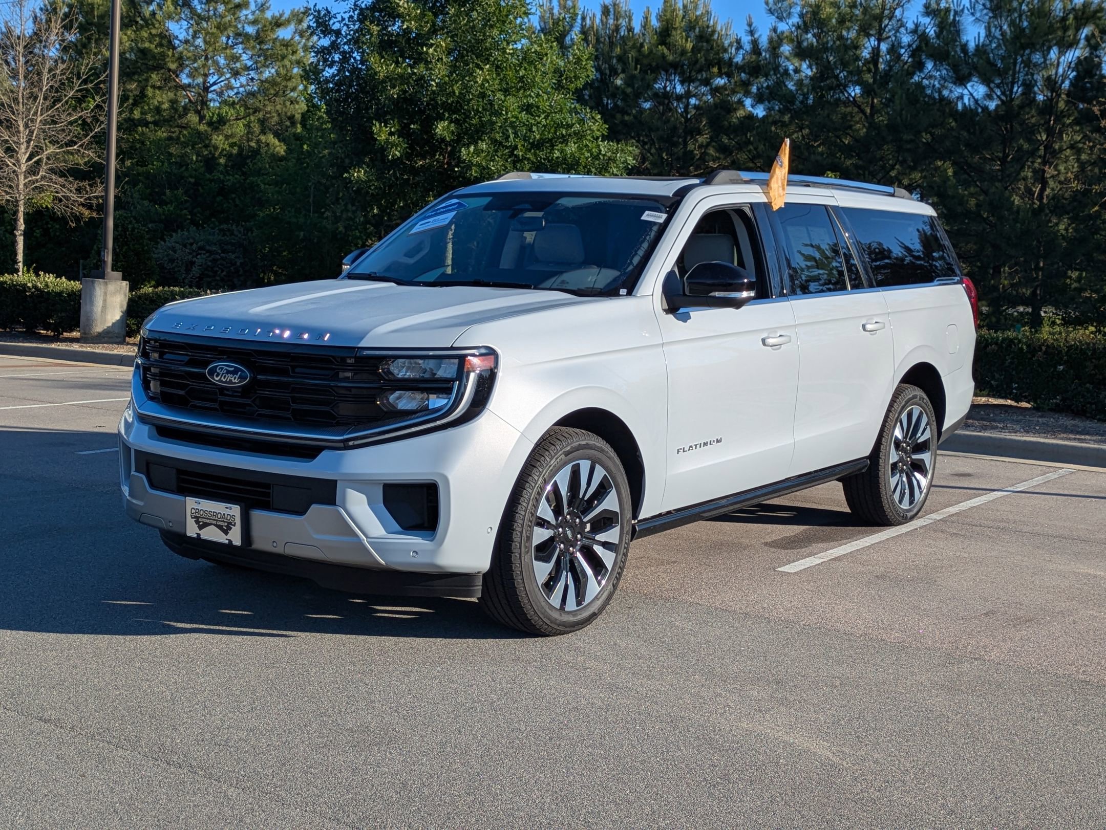 Certified 2025 Ford Expedition Max Platinum w/ Driver's Package AWD/4WD image 8