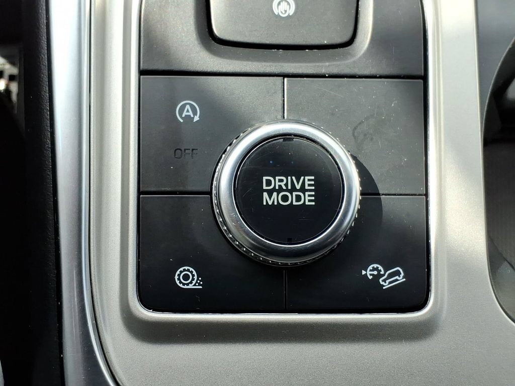 Certified 2023 Ford Explorer XLT w/ Equipment Group 202A AWD/4WD image 21