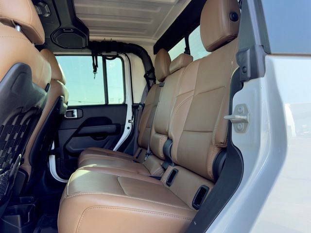 Used 2023 Jeep Gladiator Rubicon AWD/4WD image 18