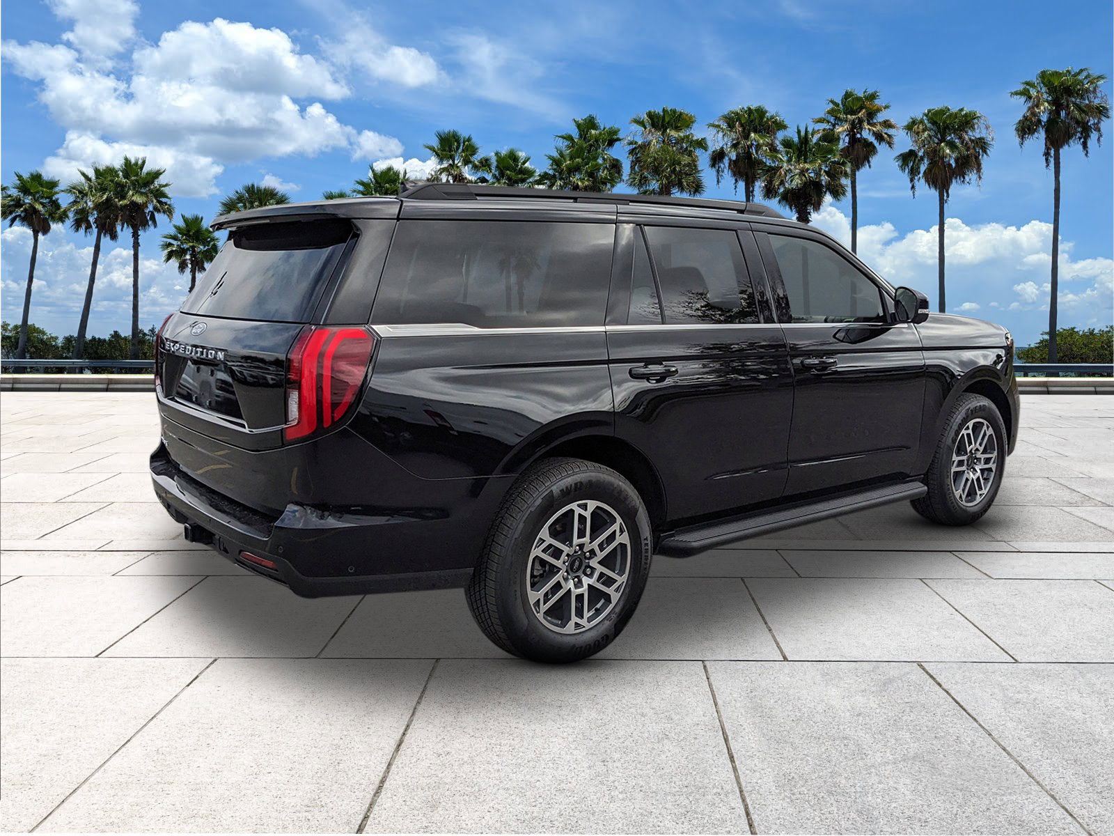 Certified 2025 Ford Expedition Active image 8