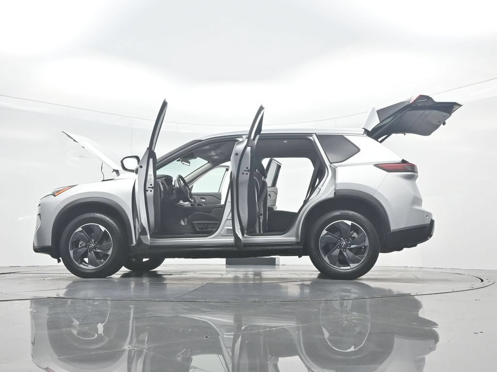 Used 2025 Nissan Rogue SV FWD image 53