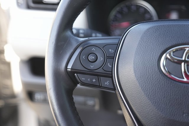 Used 2020 Toyota RAV4 XLE Premium image 23