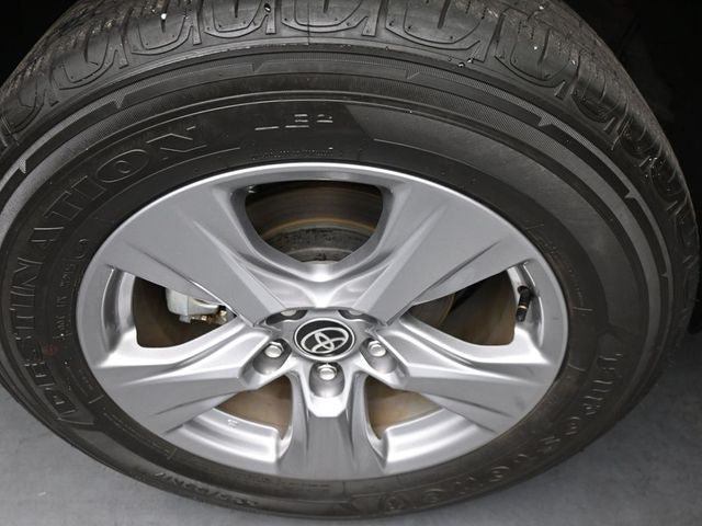 Used 2024 Toyota RAV4 XLE AWD/4WD image 15
