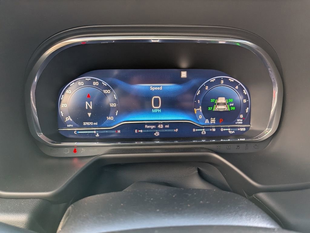 Used 2022 Chevrolet Suburban RST w/ Sport Performance Package image 28