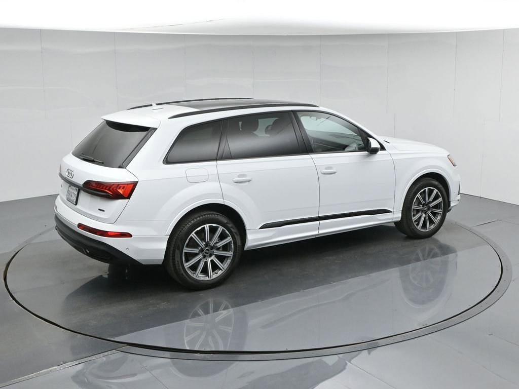 Used 2022 Audi Q7 2.0T Premium Plus w/ Premium Plus Package AWD/4WD image 40