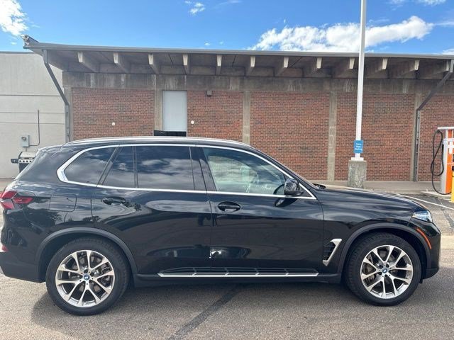 Used 2025 BMW X5 xDrive50e AWD/4WD image 10