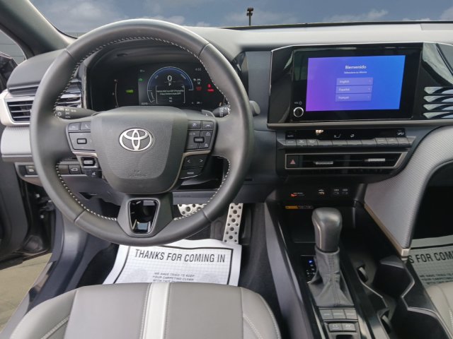 Used 2025 Toyota Camry SE w/ Convenience Package FWD image 10