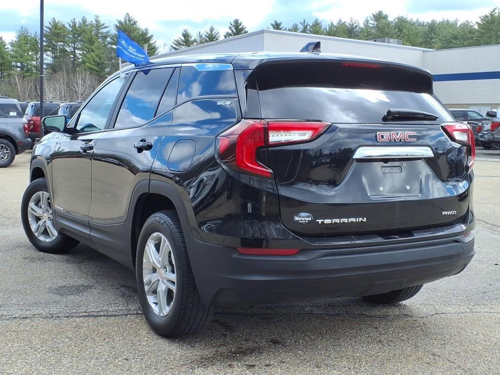 Used 2023 GMC Terrain SLE w/ LPO, Floor Liner Package AWD/4WD image 6
