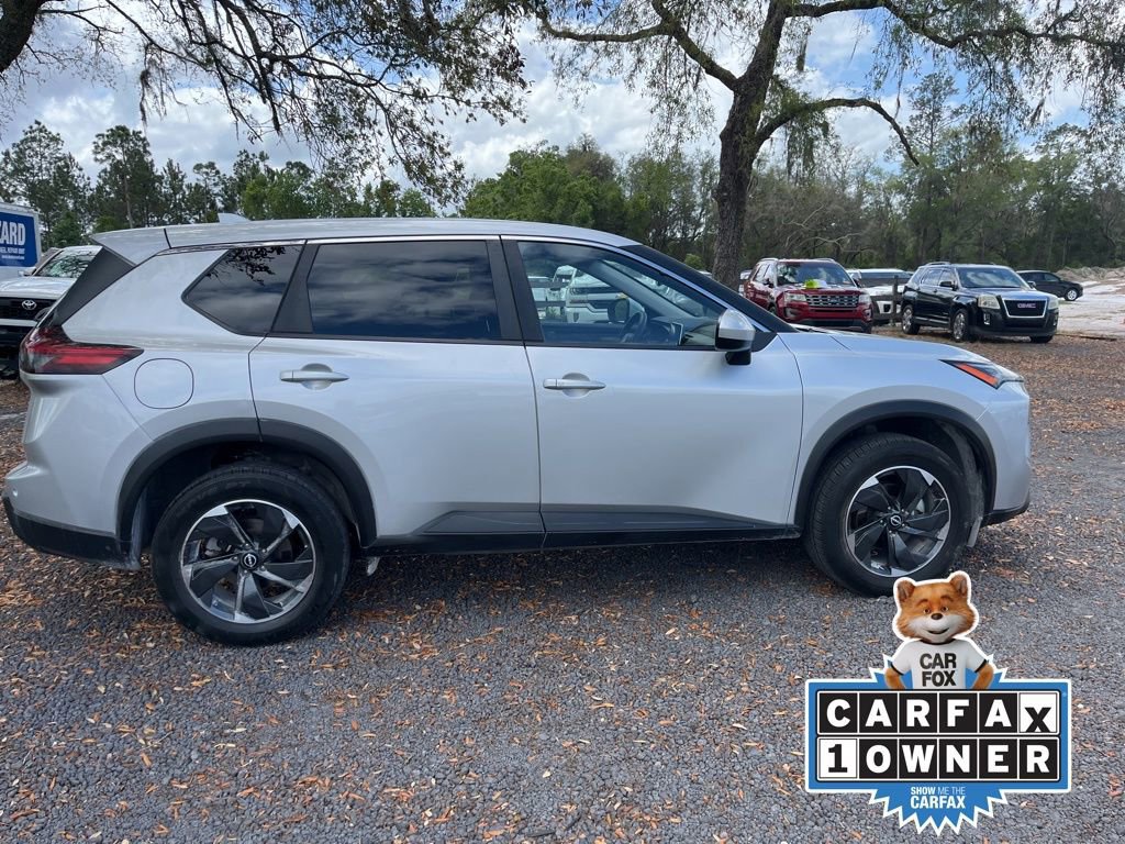 Used 2024 Nissan Rogue SV image 6