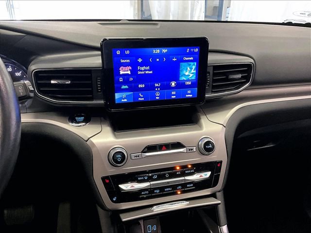 Certified 2022 Ford Explorer XLT w/ Equipment Group 202A AWD/4WD image 6