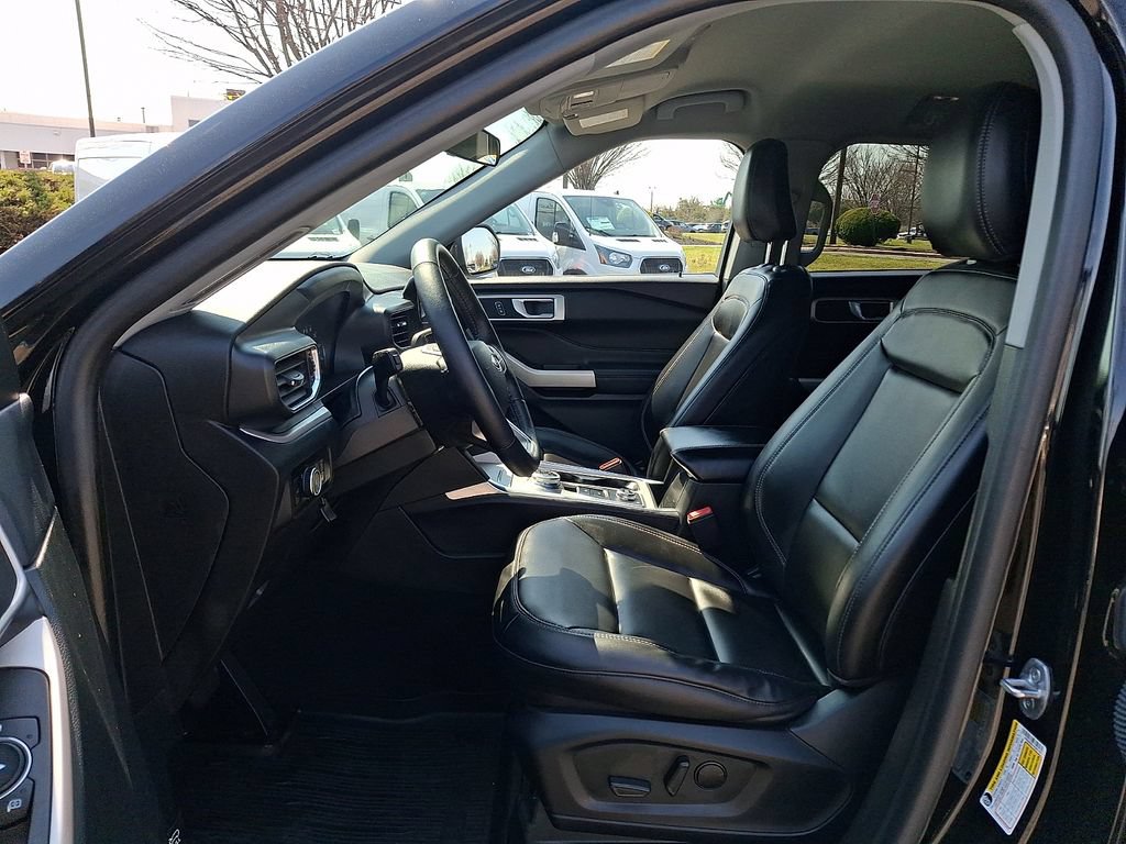 Certified 2023 Ford Explorer XLT w/ Equipment Group 202A AWD/4WD image 16