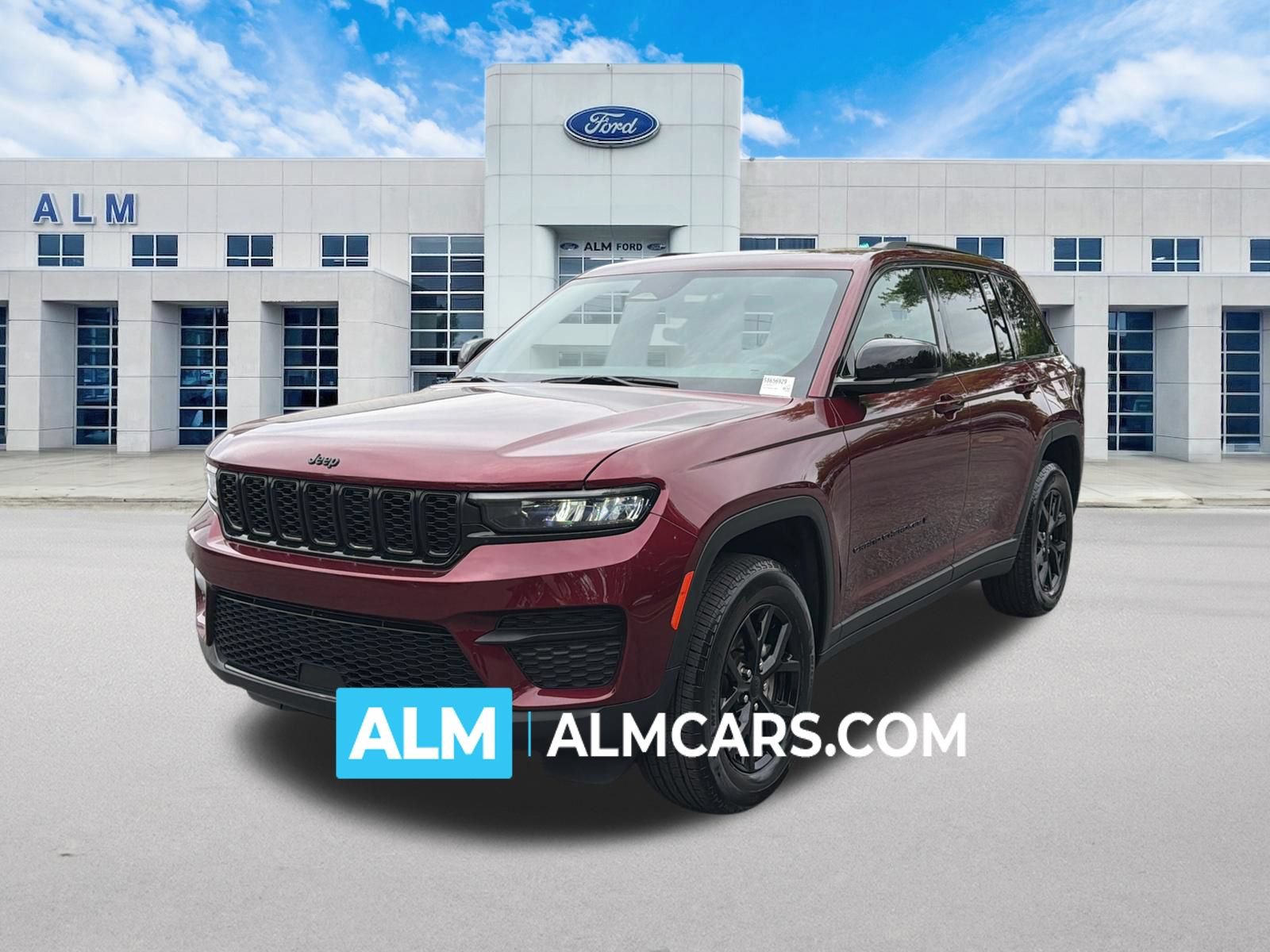 Used 2025 Jeep Grand Cherokee Altitude AWD/4WD image 1