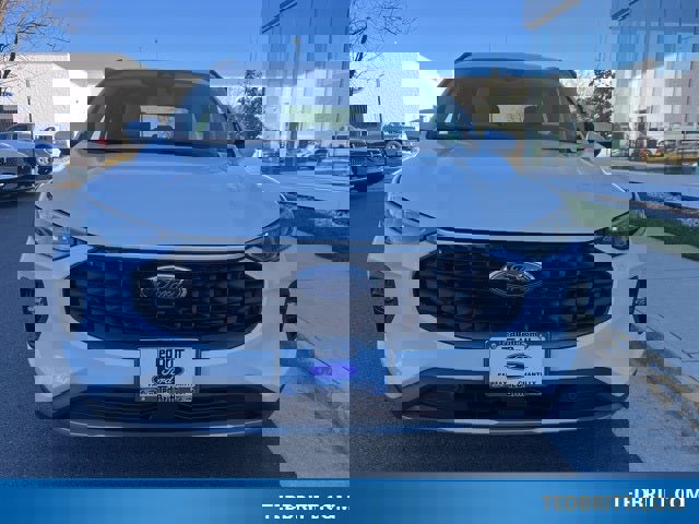 Certified 2024 Ford Escape Platinum w/ Premium Technology Package image 2