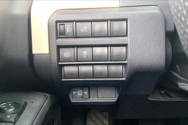 Used 2024 Toyota Tacoma TRD Off-Road AWD/4WD image 33