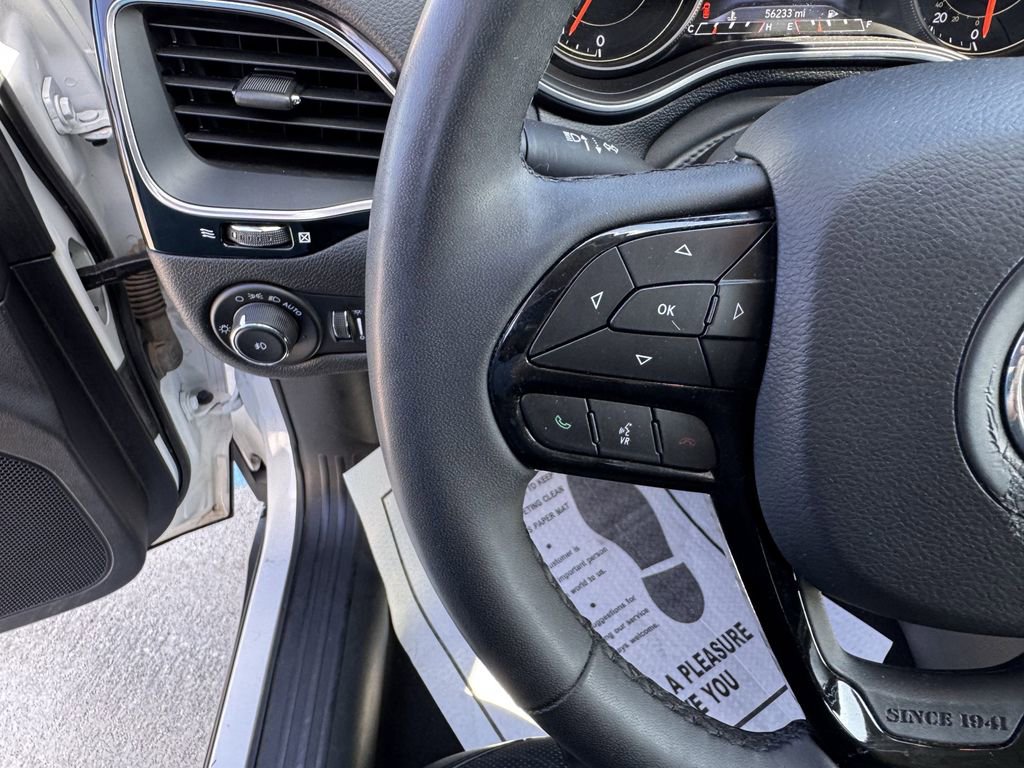 Used 2023 Jeep Cherokee Altitude Lux AWD/4WD image 13