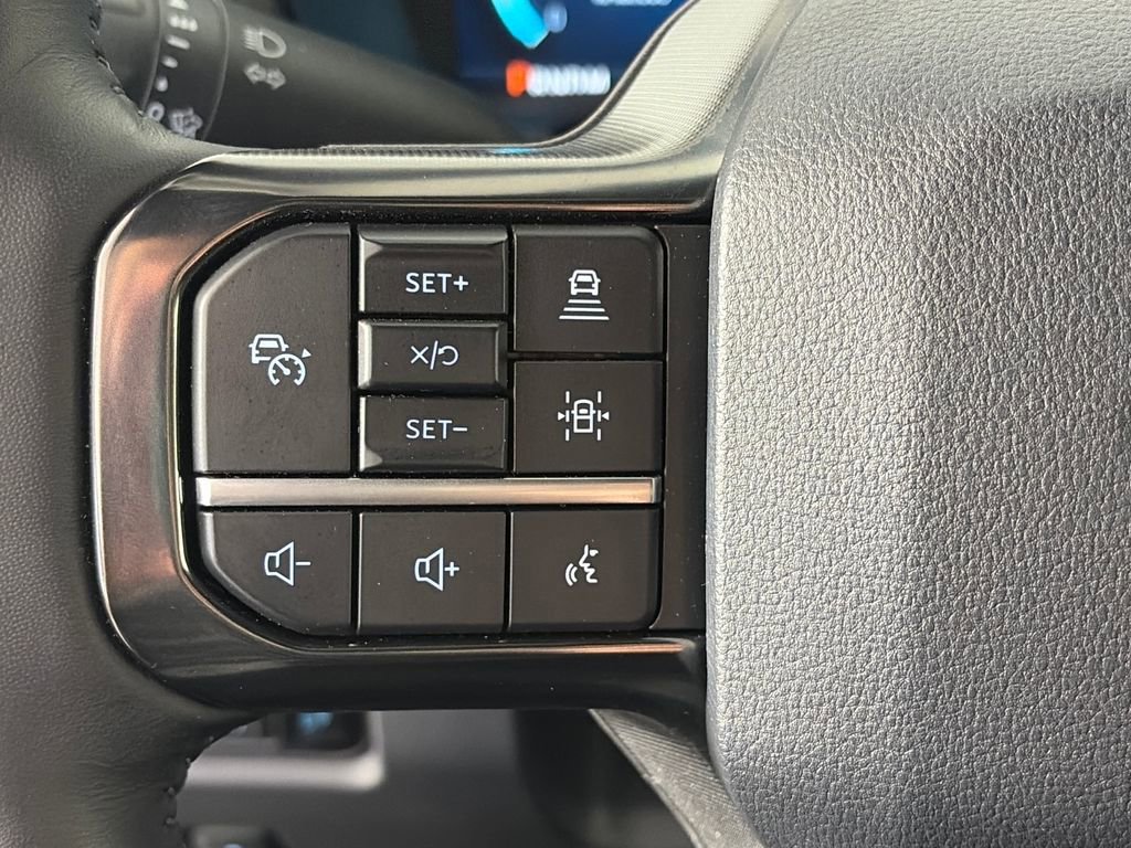 Certified 2025 Ford F350 Platinum AWD/4WD image 17