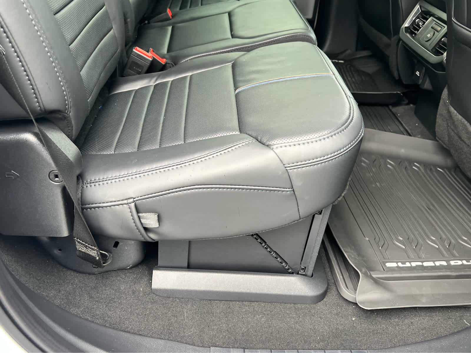 Certified 2025 Ford F350 Platinum AWD/4WD image 22