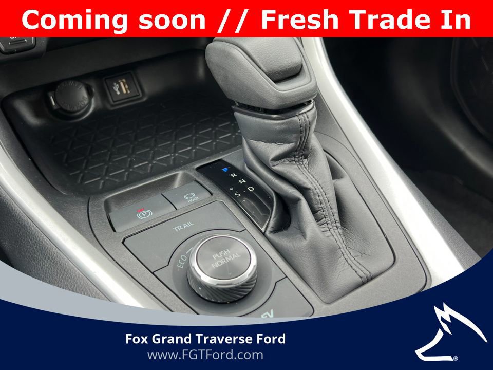 Used 2025 Toyota RAV4 XLE image 30