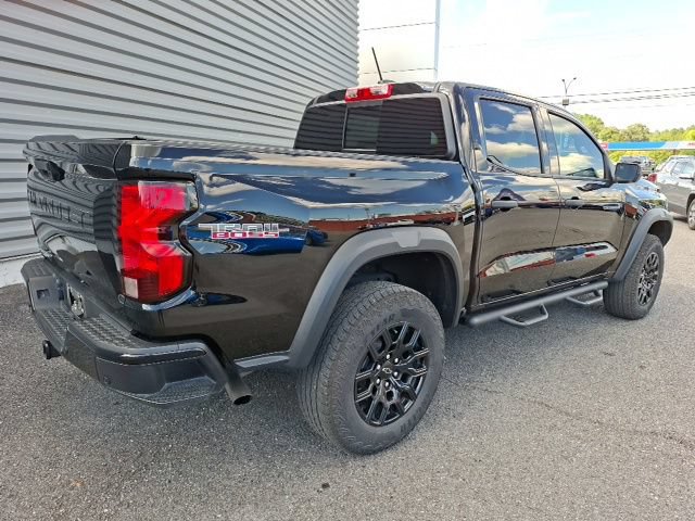 Used 2025 Chevrolet Colorado Trail Boss AWD/4WD image 3