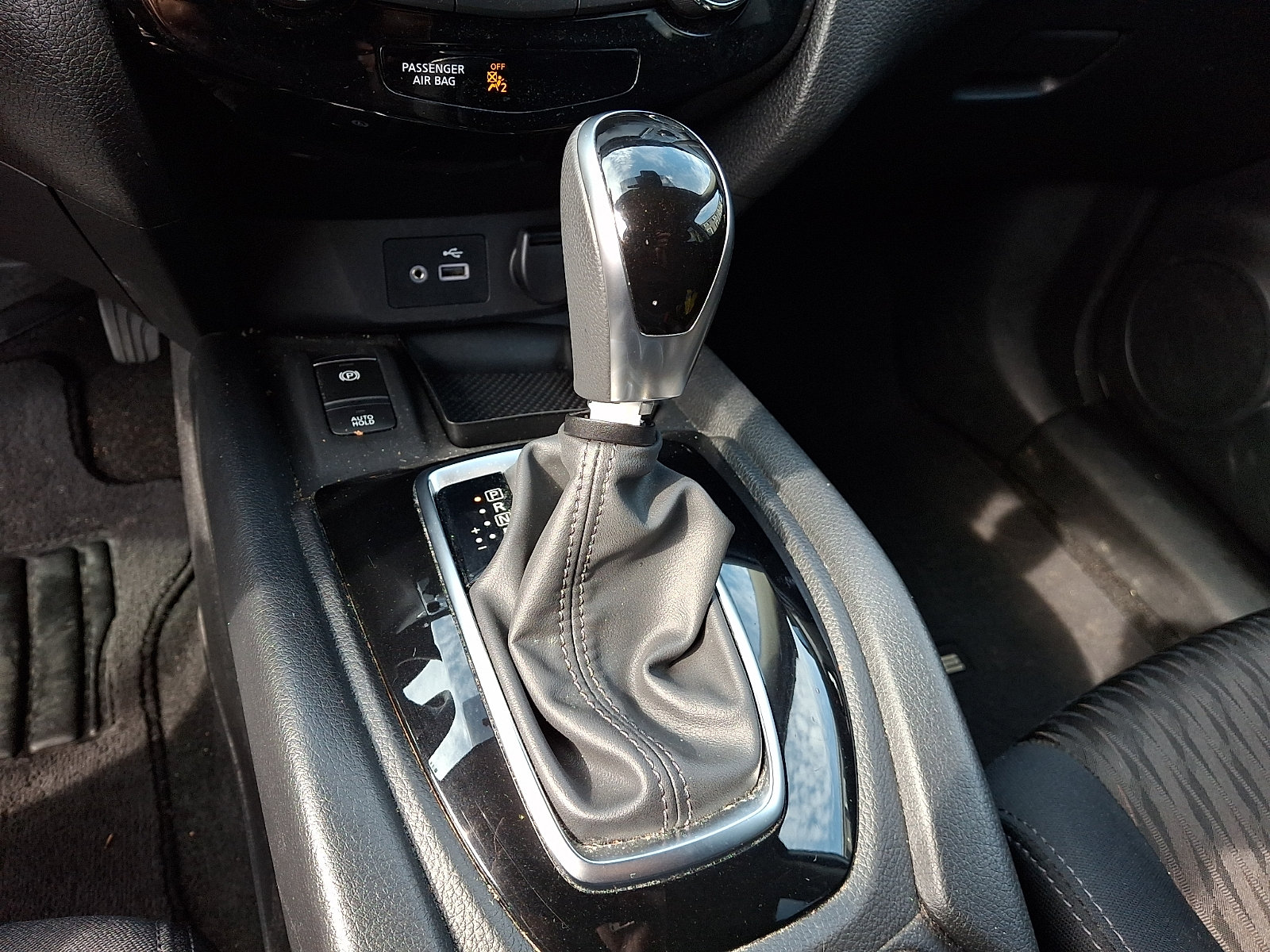 Used 2019 Nissan Rogue SV w/ Premium Package AWD/4WD image 15