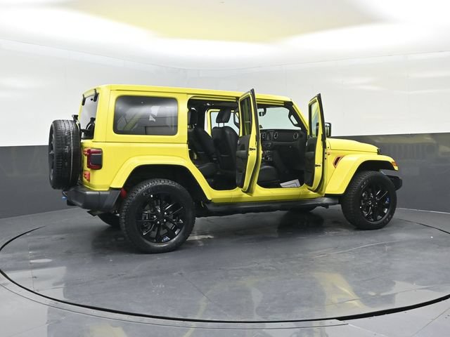 Used 2023 Jeep Wrangler Unlimited Sahara w/ Cold Weather Group AWD/4WD image 26