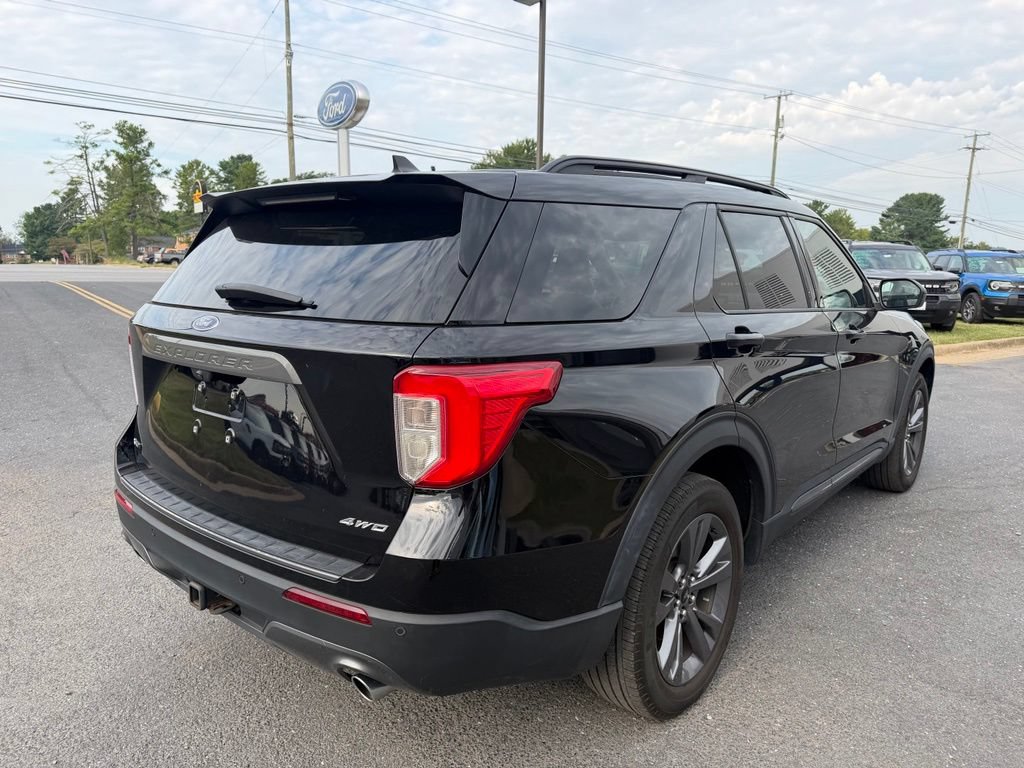 Certified 2023 Ford Explorer XLT w/ Equipment Group 202A AWD/4WD image 5