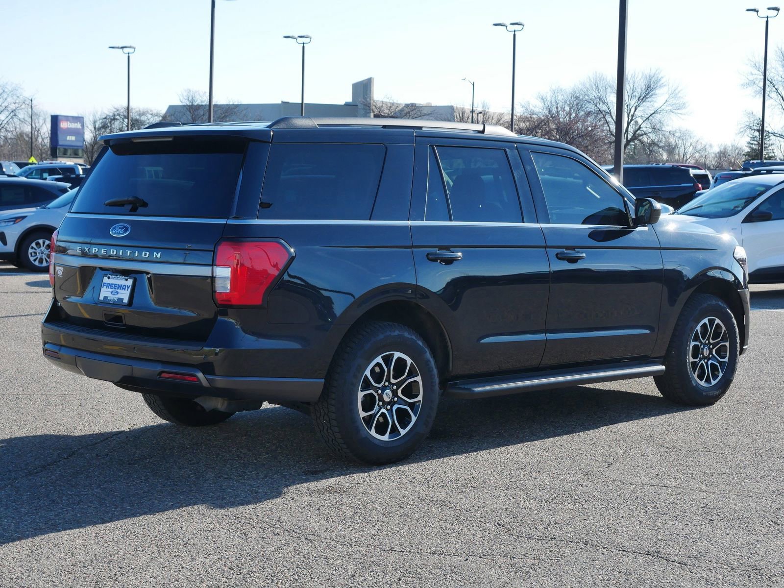 Certified 2024 Ford Expedition XLT image 4