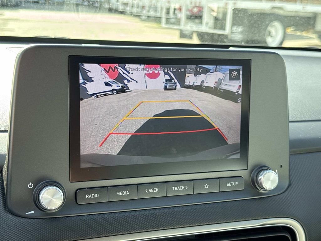 Used 2023 Hyundai Kona SE image 33