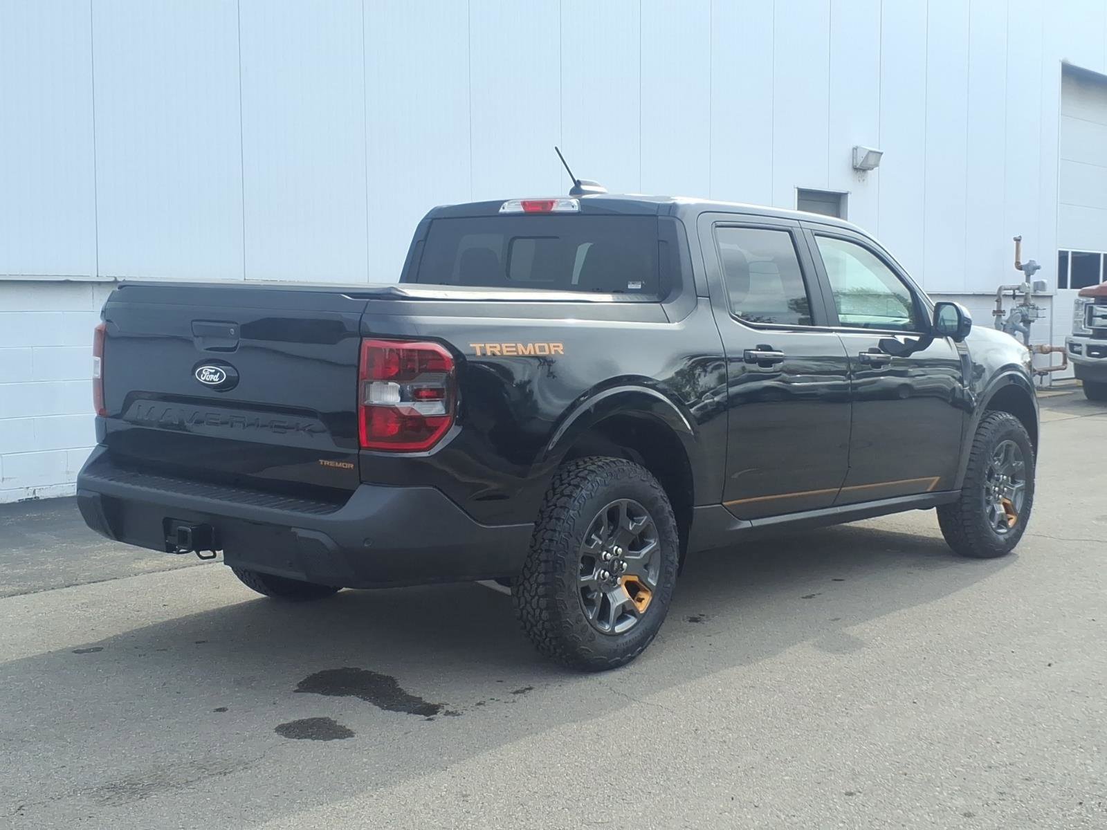 Certified 2025 Ford Maverick Tremor AWD/4WD image 6