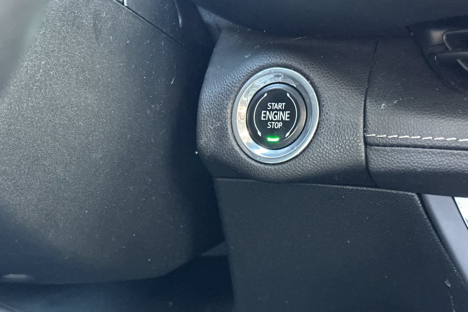 Used 2023 Buick Envision Essence FWD image 23