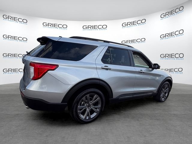 Certified 2021 Ford Explorer XLT w/ Equipment Group 202A RWD image 7