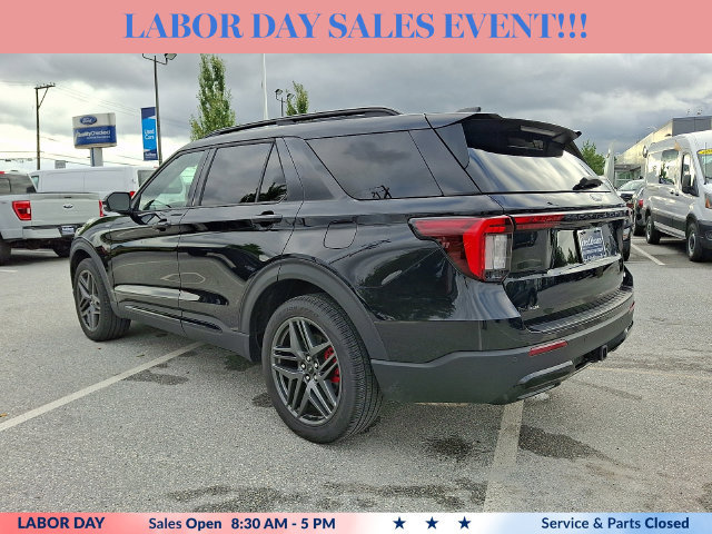 Certified 2025 Ford Explorer ST-Line w/ Premium Package AWD/4WD image 7