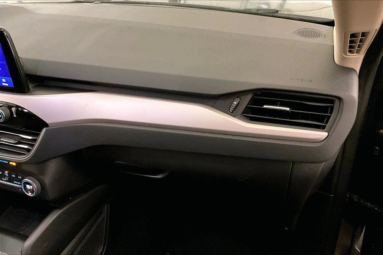 Certified 2020 Ford Escape SE image 15