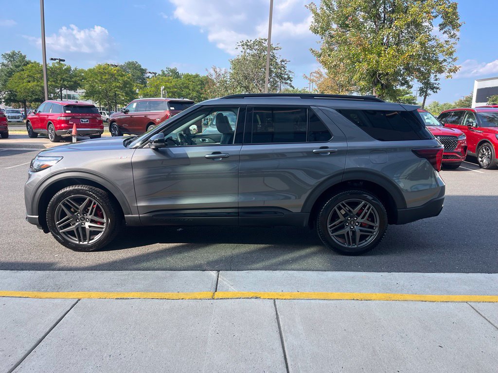 Certified 2025 Ford Explorer ST-Line w/ ST-Line Street Pack AWD/4WD image 6