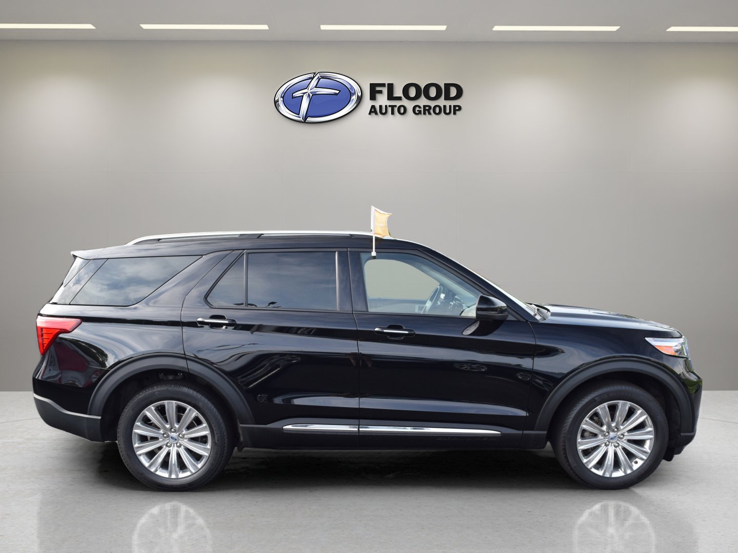 Certified 2023 Ford Explorer Limited w/ Equipment Group 301A AWD/4WD image 3