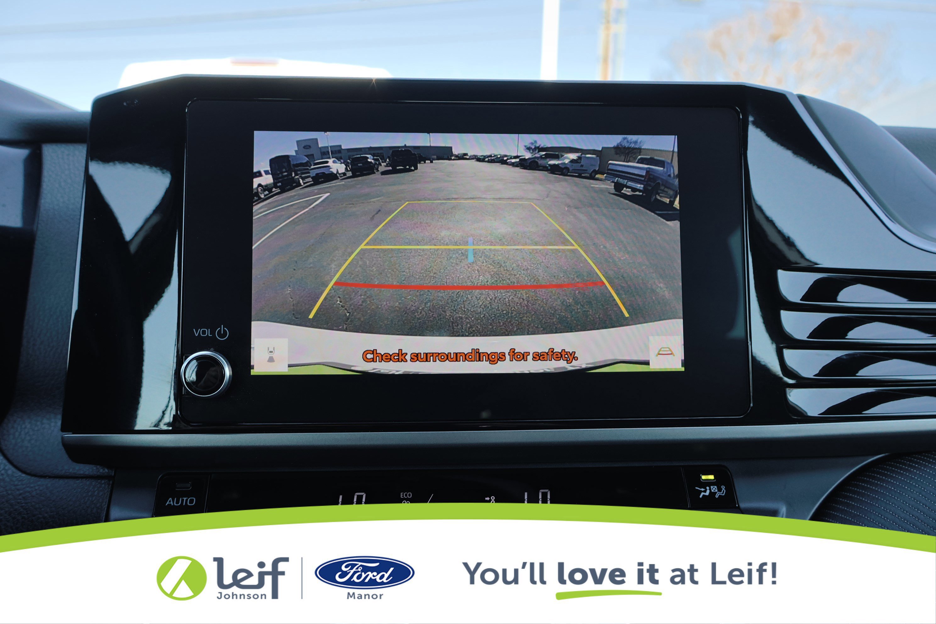 Used 2025 Toyota Camry SE image 21