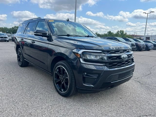 Certified 2022 Ford Expedition Limited AWD/4WD image 3