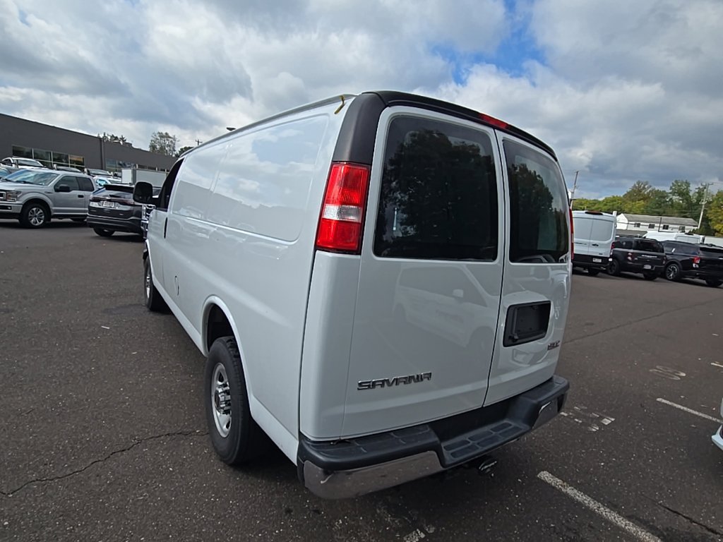 Used 2024 GMC Savana 3500 w/ Driver Convenience Package RWD image 5