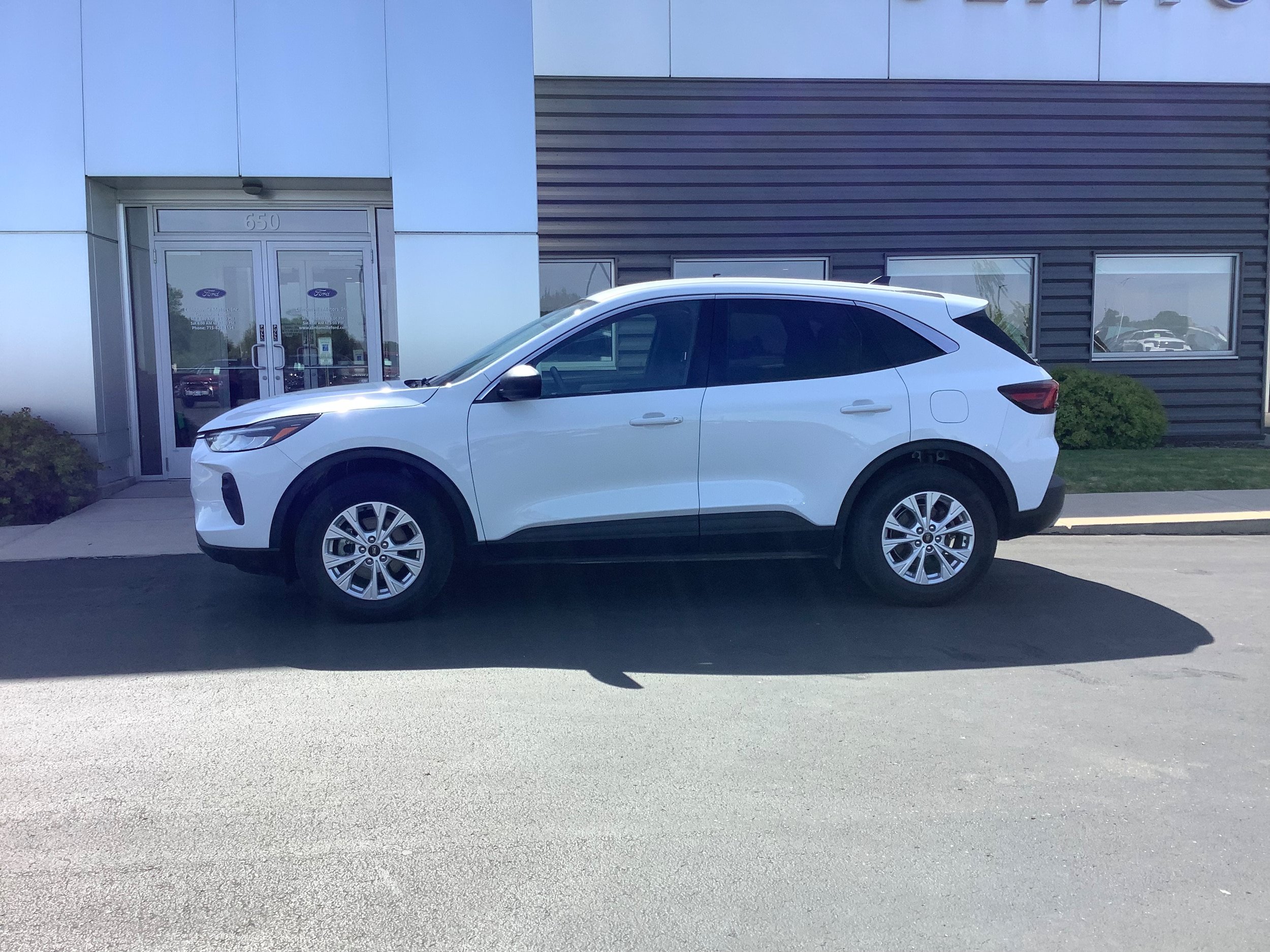 Certified 2024 Ford Escape Active AWD/4WD image 2