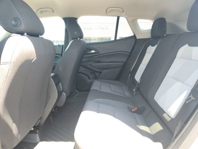 Used 2024 Chevrolet Trax LS w/ LS Convenience Package FWD image 20