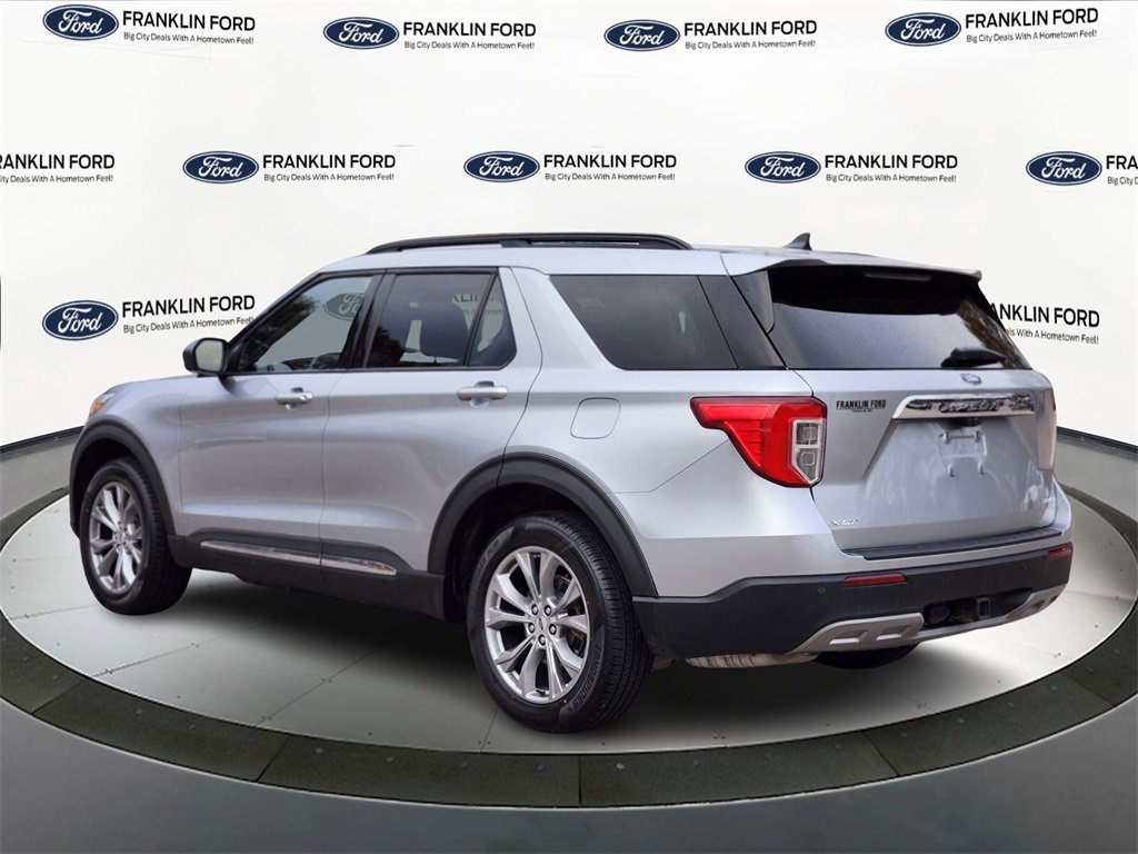 Certified 2022 Ford Explorer XLT w/ Equipment Group 202A image 3
