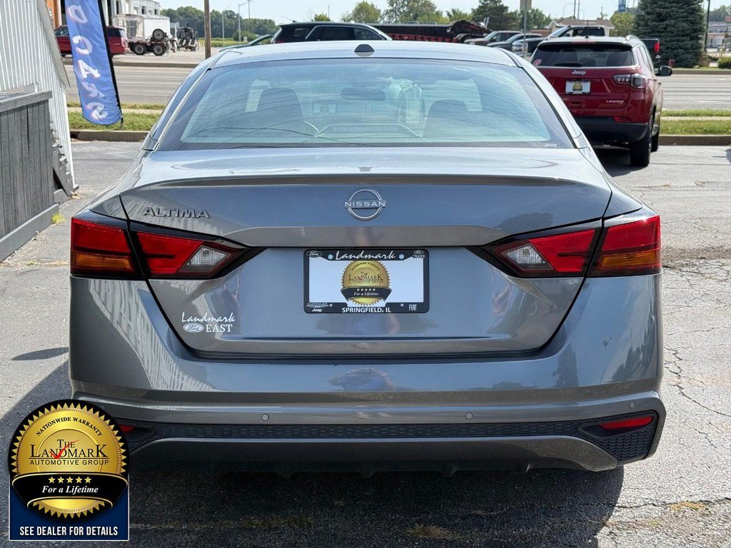 Used 2025 Nissan Altima 2.5 SV FWD image 6