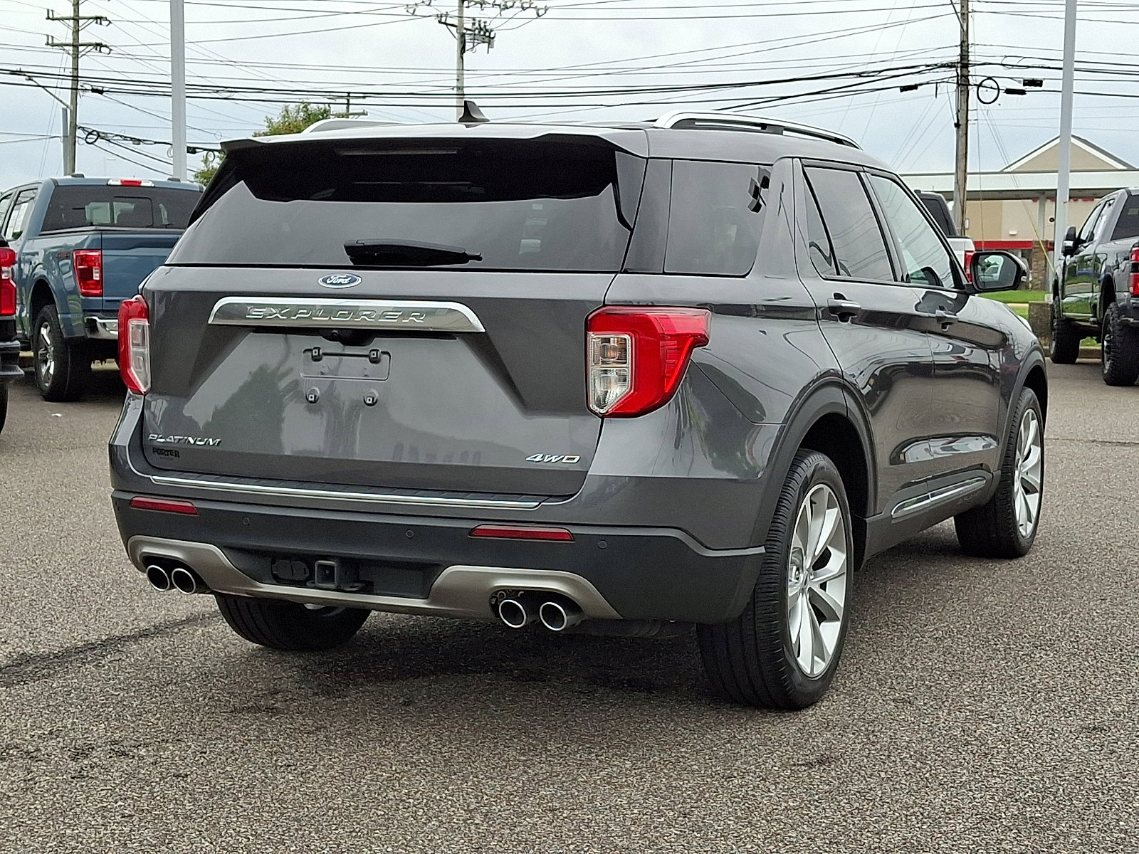 Certified 2023 Ford Explorer Platinum w/ Technology Package AWD/4WD image 10