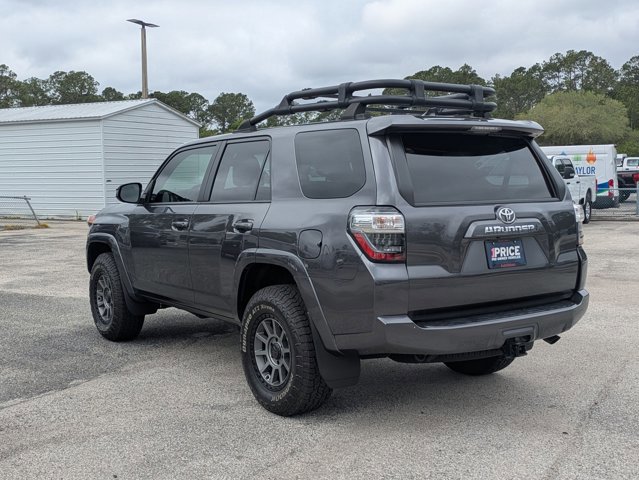 Used 2022 Toyota 4Runner SR5 AWD/4WD image 7