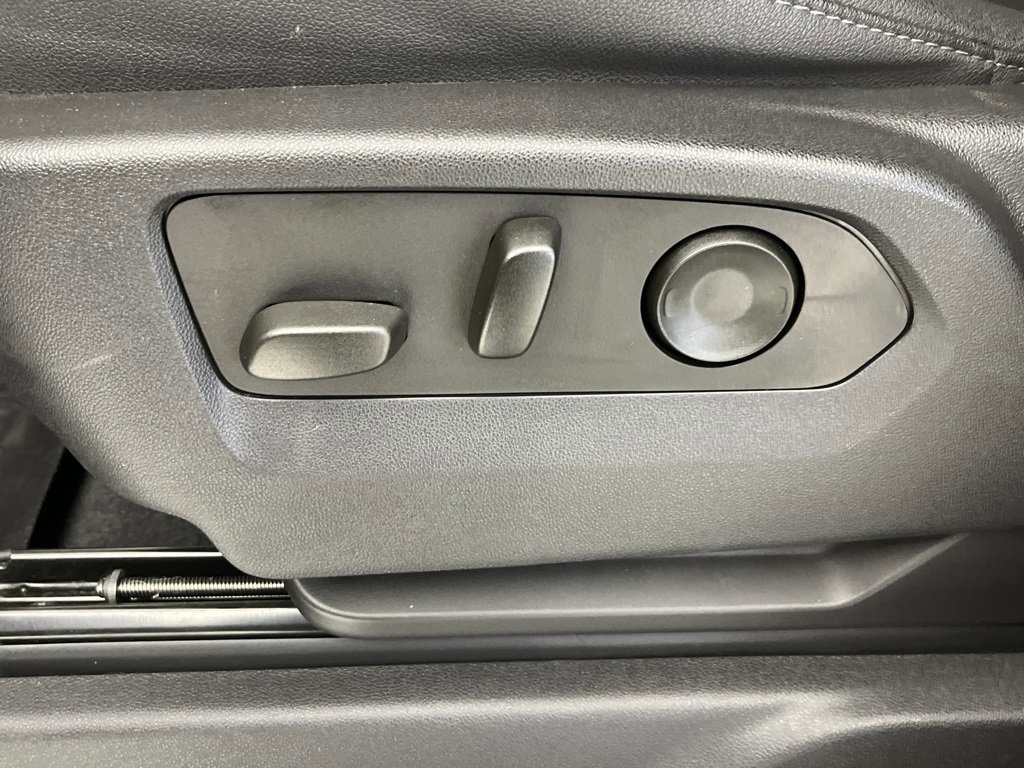 Used 2023 GMC Sierra 1500 SLT image 27